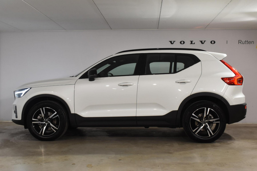 Volvo XC40 B4 211PK Automaat Plus Dark / Navigatie / Adaptive Cruise / Harman Kardon / Stuur- & Stoelverwarming / Elektrische achterklep / Achteruitrijcamera / Elektrische stoelverst. met geheugen