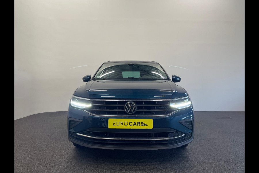 Volkswagen Tiguan 1.4 TSI 245pk eHybrid Life Business Panoramadak Navigatie Apple Carplay/Android Auto Camera Parkeersensoren Adaptive Cruise Control Elektrische achterklep Virtual Cockpit Lichtmetalen velgen Climate Control