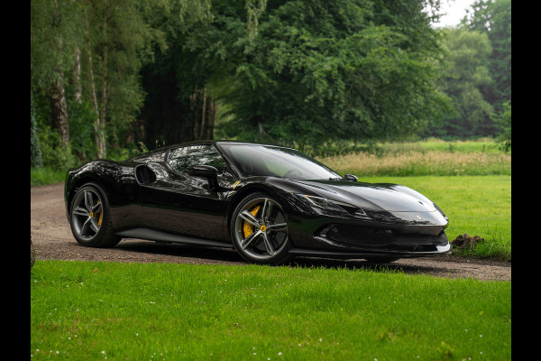 Ferrari 296 GTB 3.0 V6 | Lift | CarPlay | Racing Seats | Adapt. koplampen