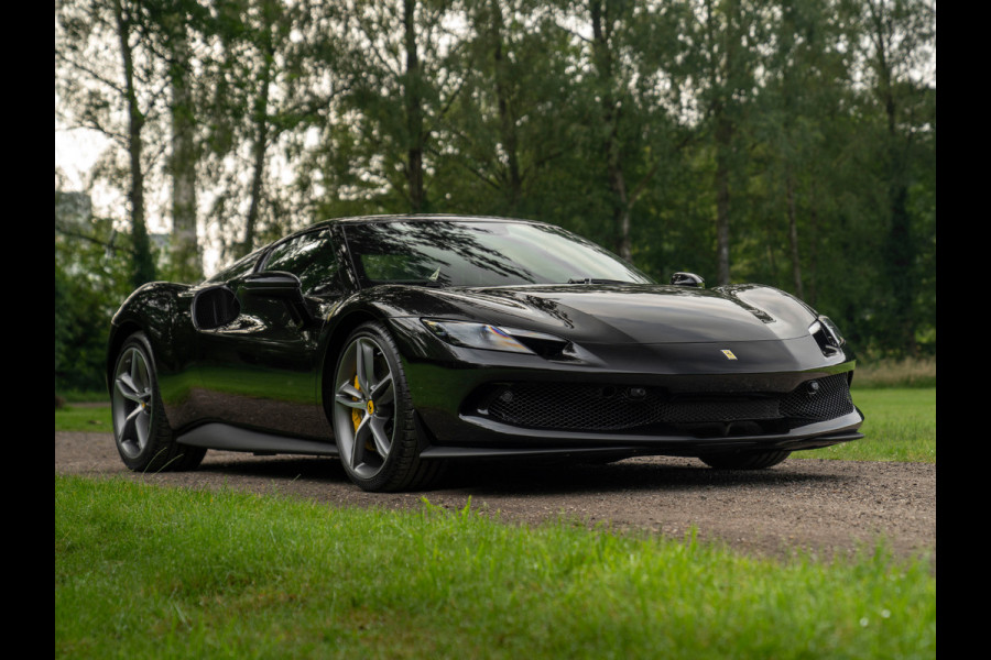 Ferrari 296 GTB 3.0 V6 | Lift | CarPlay | Racing Seats | Adapt. koplampen