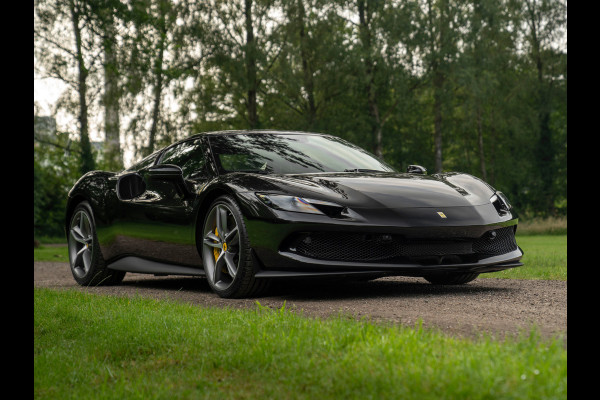 Ferrari 296 GTB 3.0 V6 | Lift | CarPlay | Racing Seats | Adapt. koplampen