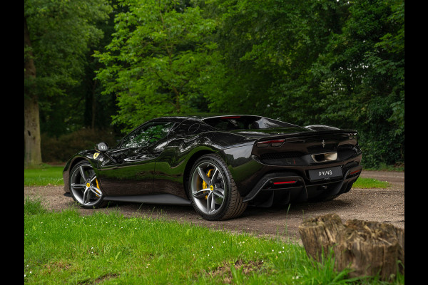 Ferrari 296 GTB 3.0 V6 | Lift | CarPlay | Racing Seats | Adapt. koplampen