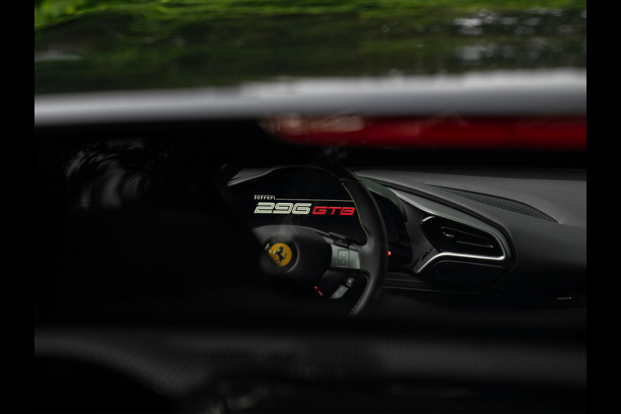 Ferrari 296 GTB 3.0 V6 | Lift | CarPlay | Racing Seats | Adapt. koplampen