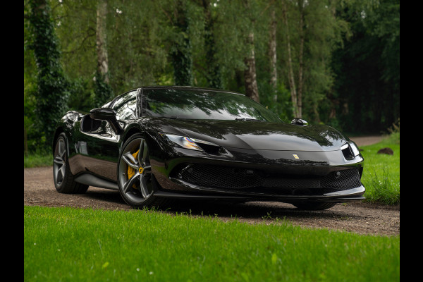 Ferrari 296 GTB 3.0 V6 | Lift | CarPlay | Racing Seats | Adapt. koplampen