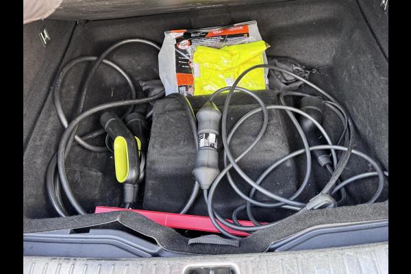 Lynk & Co 01 1.5 VAN: €26.900,- VOOR: €23.770,- UW EINDEJAARSVOORDEEL: €3.130,-| PHEV PLUG-IN HYBRIDE | COMPLETE AUTO | ELEKTRISCH PANORAMADAK | FULL OPTIONS | LYNK & CO GARANTIE T/M 3-2027 | RIJKLAAR GELEVERD | BTW VERREKENBAAR