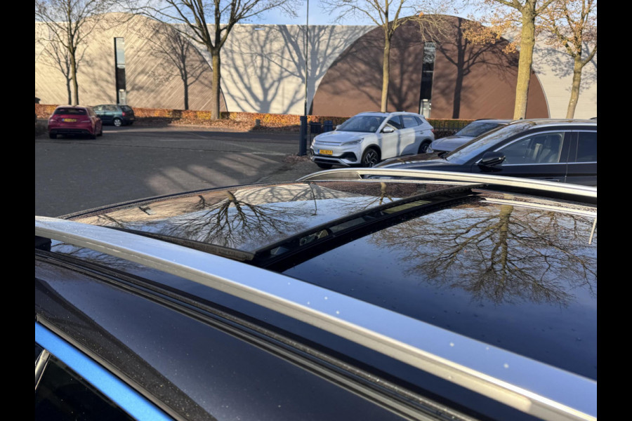 Lynk & Co 01 1.5 VAN: €26.900,- VOOR: €23.770,- UW EINDEJAARSVOORDEEL: €3.130,-| PHEV PLUG-IN HYBRIDE | COMPLETE AUTO | ELEKTRISCH PANORAMADAK | FULL OPTIONS | LYNK & CO GARANTIE T/M 3-2027 | RIJKLAAR GELEVERD | BTW VERREKENBAAR