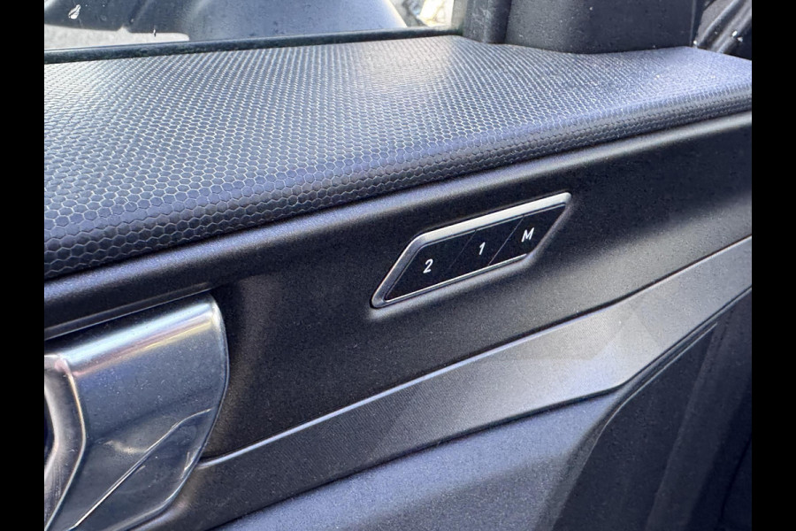 Lynk & Co 01 1.5 VAN: €26.900,- VOOR: €23.770,- UW EINDEJAARSVOORDEEL: €3.130,-| PHEV PLUG-IN HYBRIDE | COMPLETE AUTO | ELEKTRISCH PANORAMADAK | FULL OPTIONS | LYNK & CO GARANTIE T/M 3-2027 | RIJKLAAR GELEVERD | BTW VERREKENBAAR