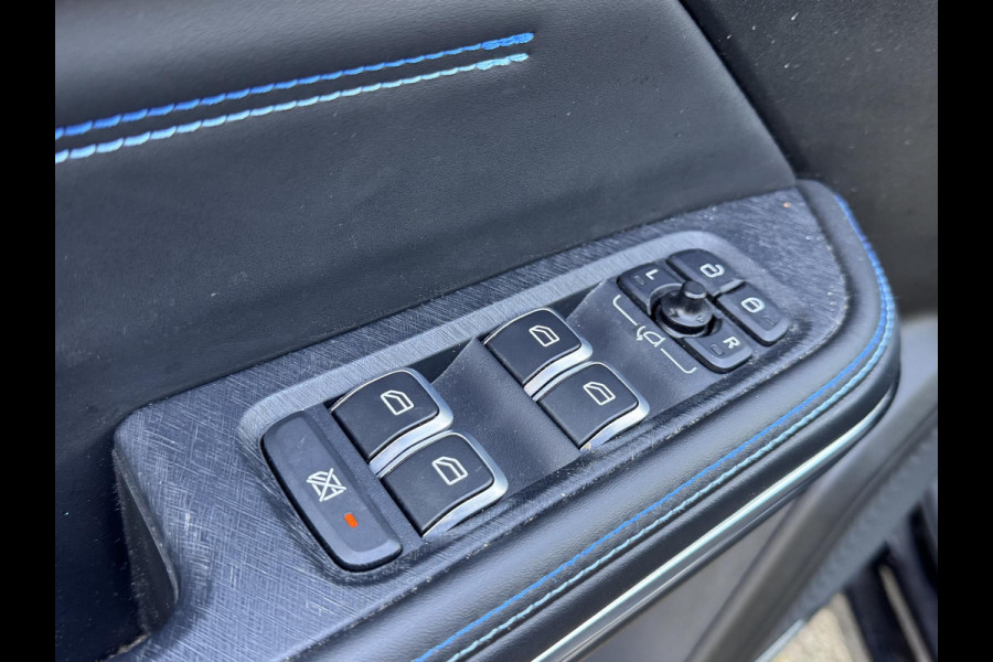 Lynk & Co 01 1.5 VAN: €26.900,- VOOR: €23.770,- UW EINDEJAARSVOORDEEL: €3.130,-| PHEV PLUG-IN HYBRIDE | COMPLETE AUTO | ELEKTRISCH PANORAMADAK | FULL OPTIONS | LYNK & CO GARANTIE T/M 3-2027 | RIJKLAAR GELEVERD | BTW VERREKENBAAR