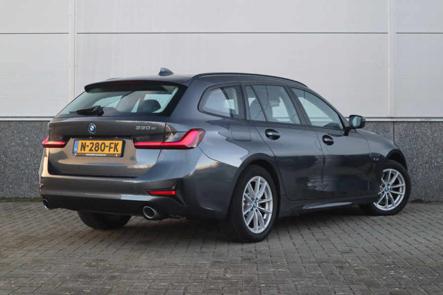 BMW 3 Serie Touring 330e xDrive Business Edition Plus Pano dak / Laser / Sportstoelen / Leder /