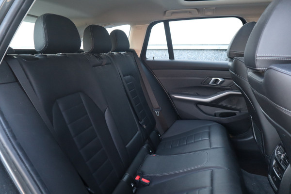 BMW 3 Serie Touring 330e xDrive Business Edition Plus Pano dak / Laser / Sportstoelen / Leder /