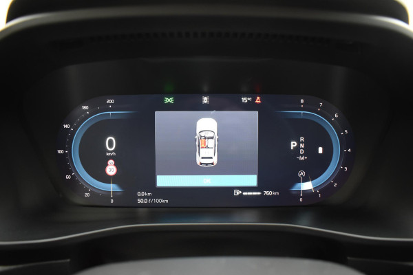 Volvo XC40 B4 211PK Automaat Plus Dark / Navigatie / Adaptive Cruise / Harman Kardon / Stuur- & Stoelverwarming / Elektrische achterklep / Achteruitrijcamera / Elektrische stoelverst. met geheugen