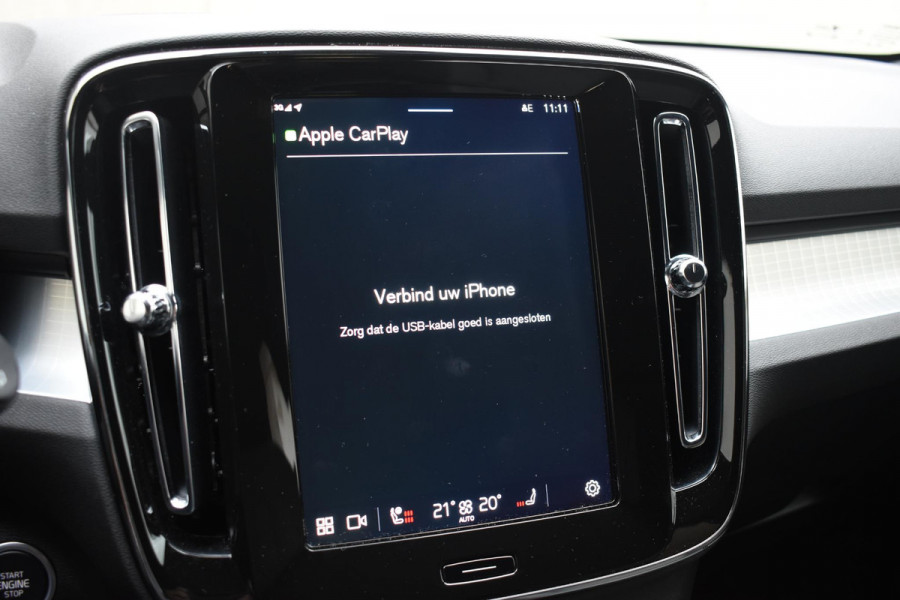 Volvo XC40 B4 211PK Automaat Plus Dark / Navigatie / Adaptive Cruise / Harman Kardon / Stuur- & Stoelverwarming / Elektrische achterklep / Achteruitrijcamera / Elektrische stoelverst. met geheugen