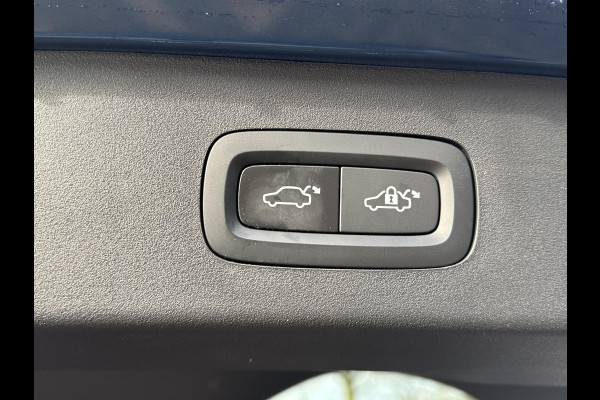 Lynk & Co 01 1.5 VAN: €30.900,- VOOR: €28.440,- UW EINDEJAARSVOORDEEL: €2.460,- | 11.000KM! PHEV PLUG-IN HYBRIDE | COMPLETE AUTO / ZWARTE HEMEL | ELEKTRISCH PANORAMADAK | FULL OPTIONS | LYNK & CO GARANTIE T/M 4-2028 | RIJKLAAR GELEVERD | BTW VERREKENBAAR