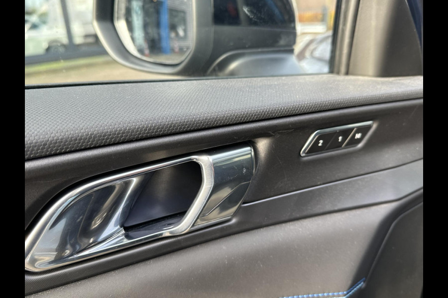 Lynk & Co 01 1.5 VAN: €30.900,- VOOR: €28.440,- UW EINDEJAARSVOORDEEL: €2.460,- | 11.000KM! PHEV PLUG-IN HYBRIDE | COMPLETE AUTO / ZWARTE HEMEL | ELEKTRISCH PANORAMADAK | FULL OPTIONS | LYNK & CO GARANTIE T/M 4-2028 | RIJKLAAR GELEVERD | BTW VERREKENBAAR