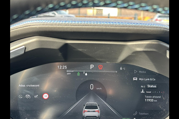 Lynk & Co 01 1.5 VAN: €30.900,- VOOR: €28.440,- UW EINDEJAARSVOORDEEL: €2.460,- | 11.000KM! PHEV PLUG-IN HYBRIDE | COMPLETE AUTO / ZWARTE HEMEL | ELEKTRISCH PANORAMADAK | FULL OPTIONS | LYNK & CO GARANTIE T/M 4-2028 | RIJKLAAR GELEVERD | BTW VERREKENBAAR