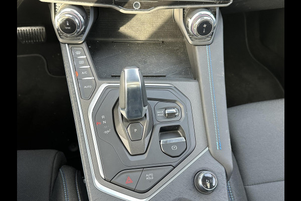 Lynk & Co 01 1.5 VAN: €30.900,- VOOR: €28.440,- UW EINDEJAARSVOORDEEL: €2.460,- | 11.000KM! PHEV PLUG-IN HYBRIDE | COMPLETE AUTO / ZWARTE HEMEL | ELEKTRISCH PANORAMADAK | FULL OPTIONS | LYNK & CO GARANTIE T/M 4-2028 | RIJKLAAR GELEVERD | BTW VERREKENBAAR