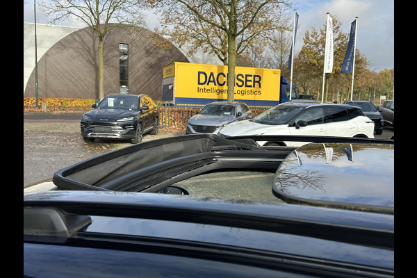 Lynk & Co 01 1.5 VAN: €30.900,- VOOR: €28.440,- UW EINDEJAARSVOORDEEL: €2.460,- | 11.000KM! PHEV PLUG-IN HYBRIDE | COMPLETE AUTO / ZWARTE HEMEL | ELEKTRISCH PANORAMADAK | FULL OPTIONS | LYNK & CO GARANTIE T/M 4-2028 | RIJKLAAR GELEVERD | BTW VERREKENBAAR