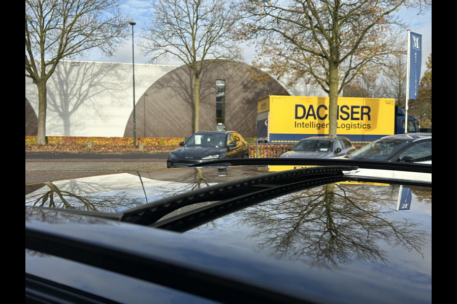 Lynk & Co 01 1.5 VAN: €30.900,- VOOR: €28.440,- UW EINDEJAARSVOORDEEL: €2.460,- | 11.000KM! PHEV PLUG-IN HYBRIDE | COMPLETE AUTO / ZWARTE HEMEL | ELEKTRISCH PANORAMADAK | FULL OPTIONS | LYNK & CO GARANTIE T/M 4-2028 | RIJKLAAR GELEVERD | BTW VERREKENBAAR