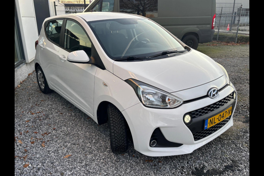 Hyundai i10 1.0i Go! 2017 | Apple Carplay/Android auto! | Rijklaar geleverd incl 12 maanden BOVAG garantie! |