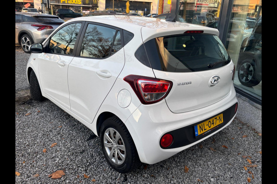 Hyundai i10 1.0i Go! 2017 | Apple Carplay/Android auto! | Rijklaar geleverd incl 12 maanden BOVAG garantie! |