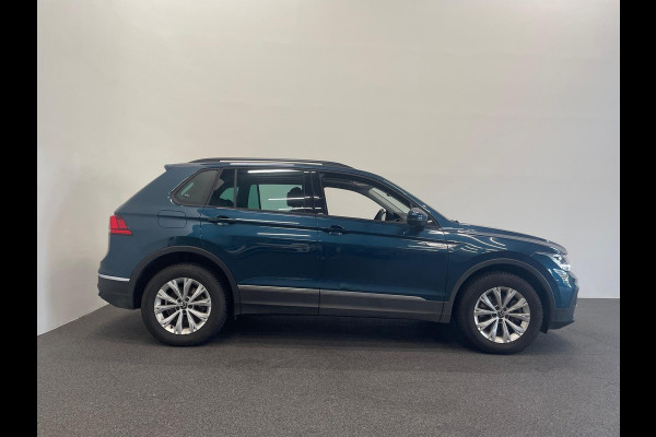 Volkswagen Tiguan 1.4 TSI 245pk eHybrid Life Business Panoramadak Navigatie Apple Carplay/Android Auto Camera Parkeersensoren Adaptive Cruise Control Elektrische achterklep Virtual Cockpit Lichtmetalen velgen Climate Control