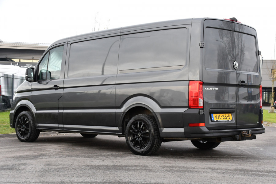 Volkswagen Crafter 35 2.0 TDI L3H2 PB Edition Adaptieve Cruise, Camera, Sensoren, 177pk, Automaat, LED, Multimedia, Trekhaak, Uniek!