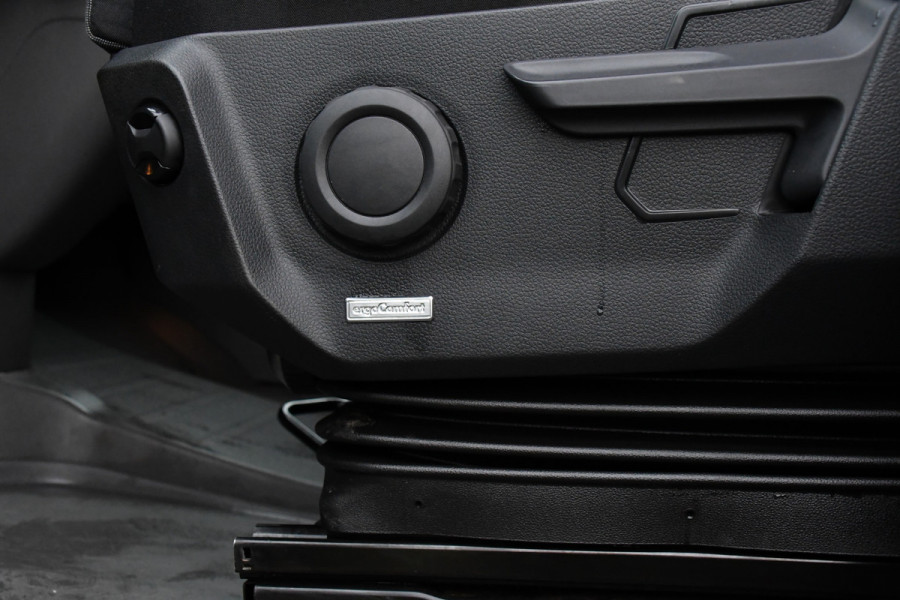 Volkswagen Crafter 35 2.0 TDI L3H2 PB Edition Adaptieve Cruise, Camera, Sensoren, 177pk, Automaat, LED, Multimedia, Trekhaak, Uniek!