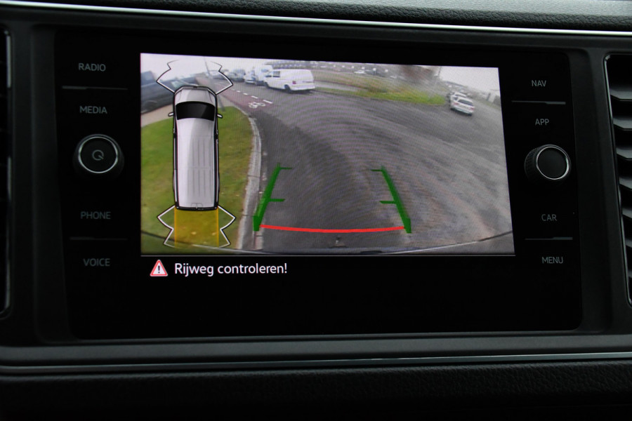 Volkswagen Crafter 35 2.0 TDI L3H2 PB Edition Adaptieve Cruise, Camera, Sensoren, 177pk, Automaat, LED, Multimedia, Trekhaak, Uniek!