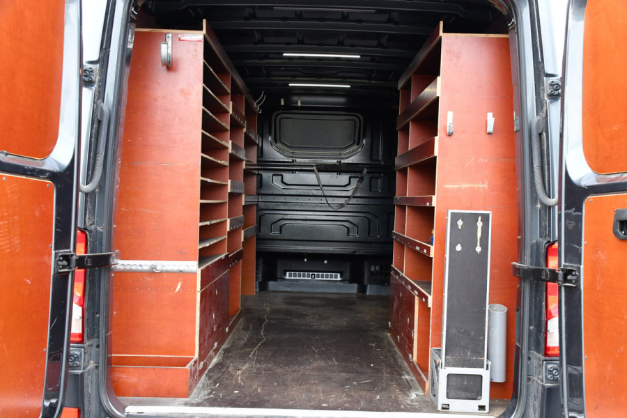 Volkswagen Crafter 35 2.0 TDI L3H2 PB Edition Adaptieve Cruise, Camera, Sensoren, 177pk, Automaat, LED, Multimedia, Trekhaak, Uniek!