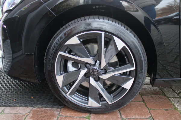 Peugeot 308 SW 1.2 Hybrid 145PK e-DCS6 ALLURE | AGR COMFORT STOELEN | AFNEEMBARE TREKHAAK | KEYLESS ENTRY/START | NAVIGATIE | DRAADLOZE APPLE CARPLAY/ANDROID AUTO | ACHTERUITRIJ CAMERA | STOEL/STUUR VERWARMING | LICHTMETALEN VELGEN 17" | ADAPTIVE CRUISE CONTROL | DAB+ RADIO |