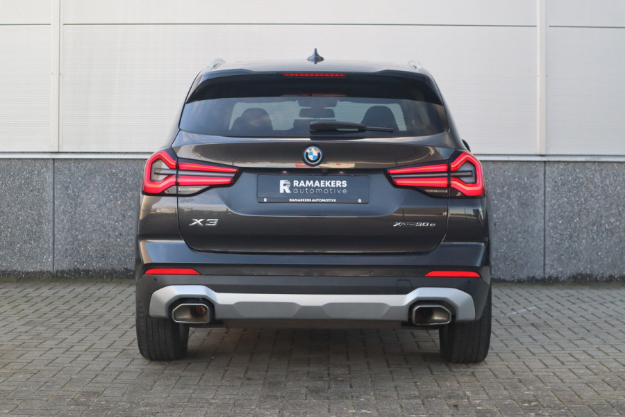 BMW X3 xDrive30e Pano Dak / Leder / 360 camera / HiFi /