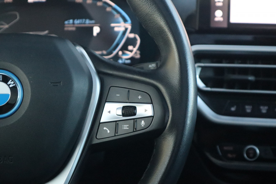 BMW X3 xDrive30e Pano Dak / Leder / 360 camera / HiFi /