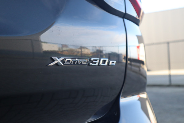 BMW X3 xDrive30e Pano Dak / Leder / 360 camera / HiFi /