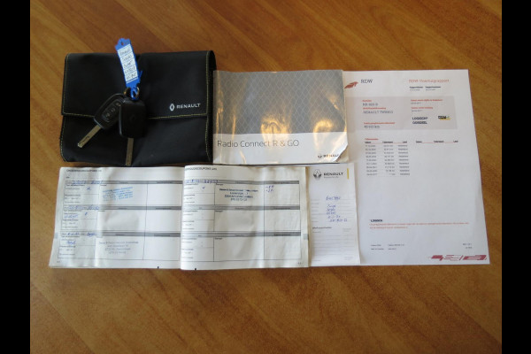 Renault Twingo 1.0 SCe Collection GERESERVEERD! | 1e EIGENAAR | PARKEERSENSORS | AIRCO | DEALER ONDERHOUDEN | NAP |