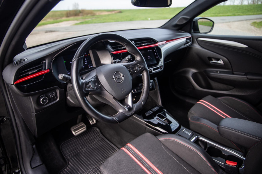 Opel Corsa 1.2 Turbo GS BLACK LINE / APPLE CARPLAY / AUTOMAAT / 360 CAMERA / STOELVERWARMING