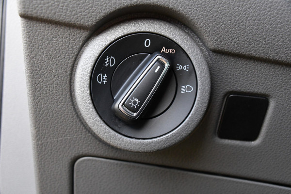 Volkswagen Transporter 2.0 TDI L2H1 30 DC Bulli Black Edition Virtual, Adaptie cruise, Camera, Carplay, 199pk, Sensoren, Automaat, Leder, Trekhaak, LED, 2 x Schuifdeur, Uniek!