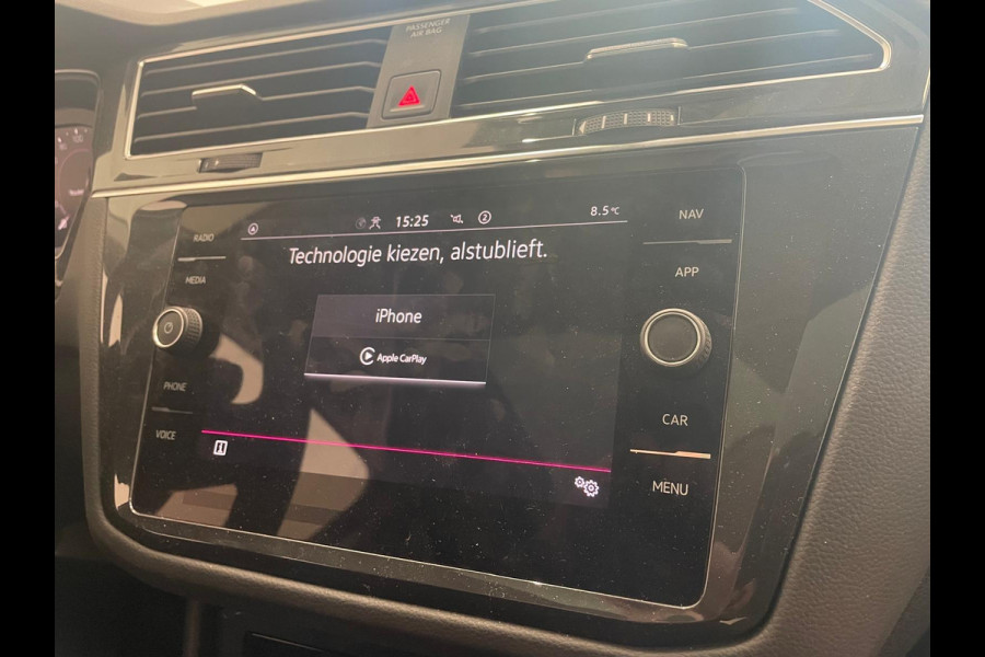 Volkswagen Tiguan 1.4 TSI 245pk eHybrid Life Business Panoramadak Navigatie Apple Carplay/Android Auto Camera Parkeersensoren Adaptive Cruise Control Elektrische achterklep Virtual Cockpit Lichtmetalen velgen Climate Control