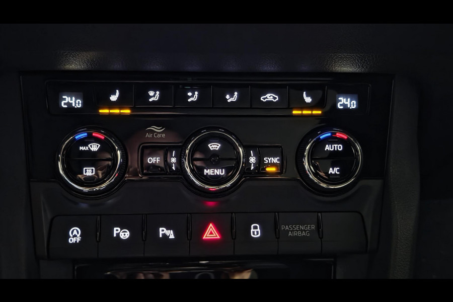 Škoda Karoq 1.5 TSI ACT Sportline | Pano | Carplay | Camera