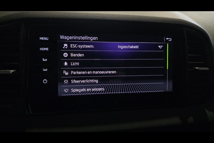 Škoda Karoq 1.5 TSI ACT Sportline | Pano | Carplay | Camera
