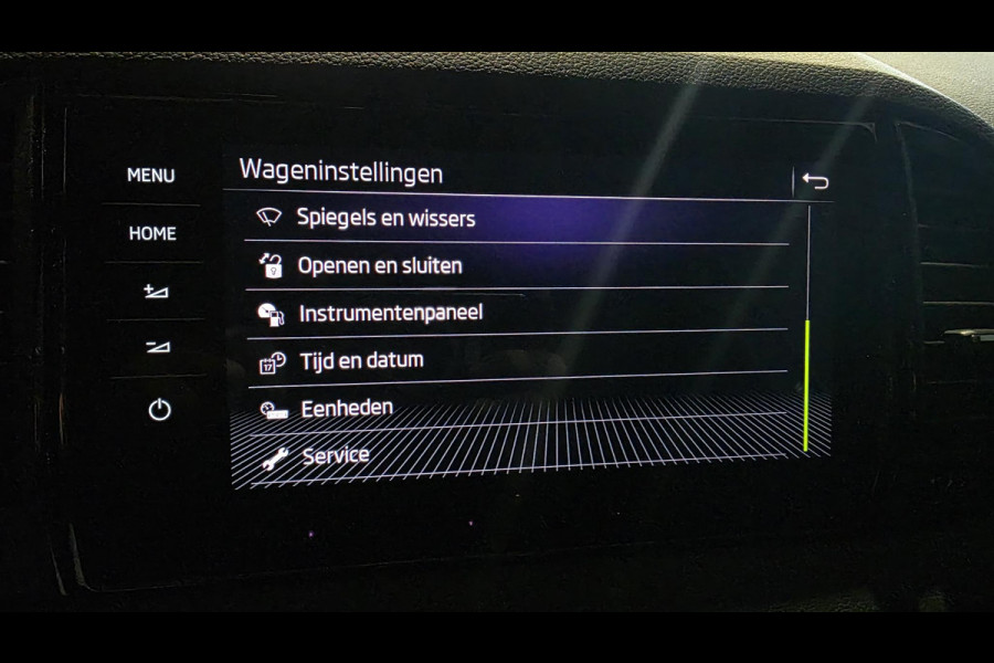 Škoda Karoq 1.5 TSI ACT Sportline | Pano | Carplay | Camera