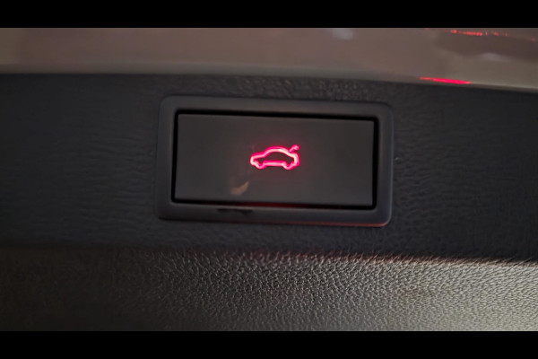 Škoda Karoq 1.5 TSI ACT Sportline | Pano | Carplay | Camera