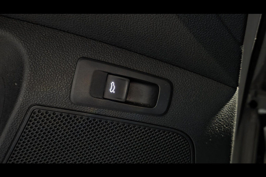 Škoda Karoq 1.5 TSI ACT Sportline | Pano | Carplay | Camera