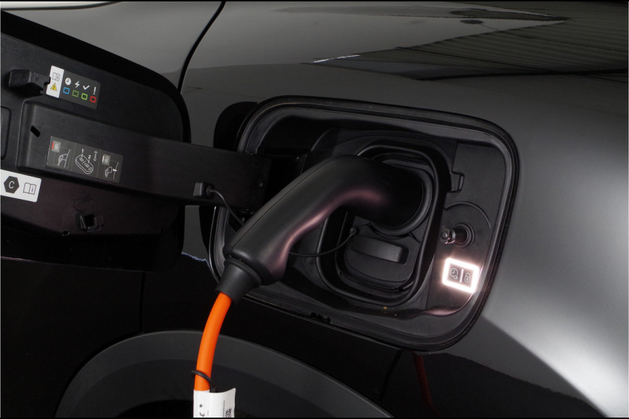 Citroën Ë-C4 Citroën ë-C4 Shine 50kWh 3- fase | Camera | Navigatie | Adaptive Cruise Control | Pano | Camera | Navigatie | Adaptive Cruise Control | Pano