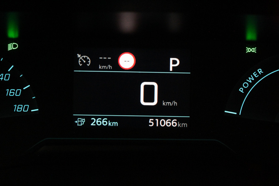Peugeot e-2008 EV Active Pack 50 kWh > 11kW lader/LED/Navi/DAB+/Cruise control...