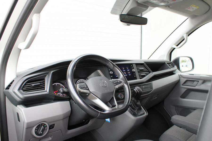 Volkswagen Transporter 2.0 TDI L2H1 28 T6.1 > Automaat/150pk/Adapt cruise./Navi...