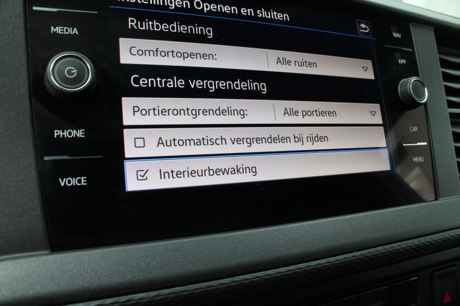 Volkswagen Transporter 2.0 TDI L2H1 28 T6.1 > Automaat/150pk/Adapt cruise./Navi...