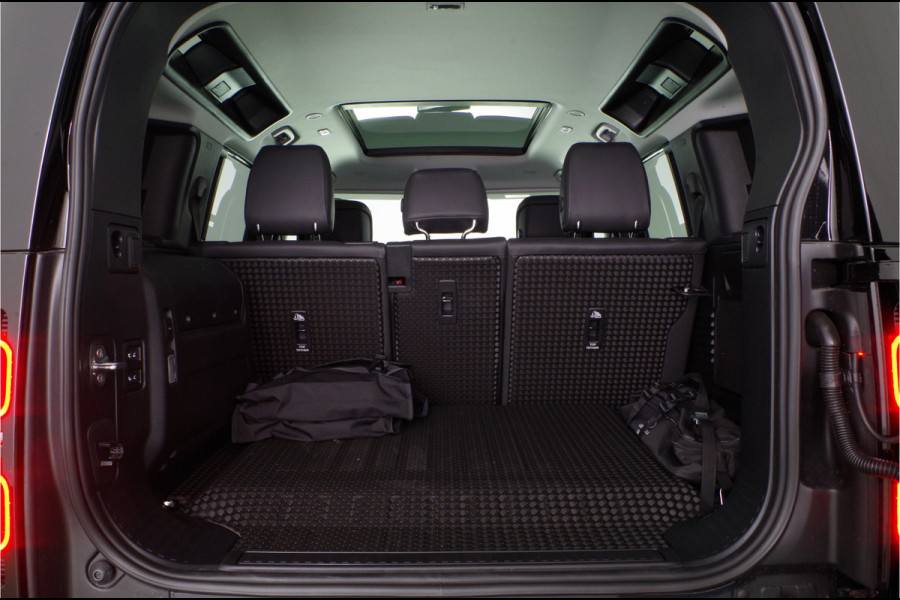 Land Rover Defender 110 2.0 P300e 110 X-Dynamic HSE > 300pk/Black pakket/Head-up/22inch/Trekhaak/Smart View...