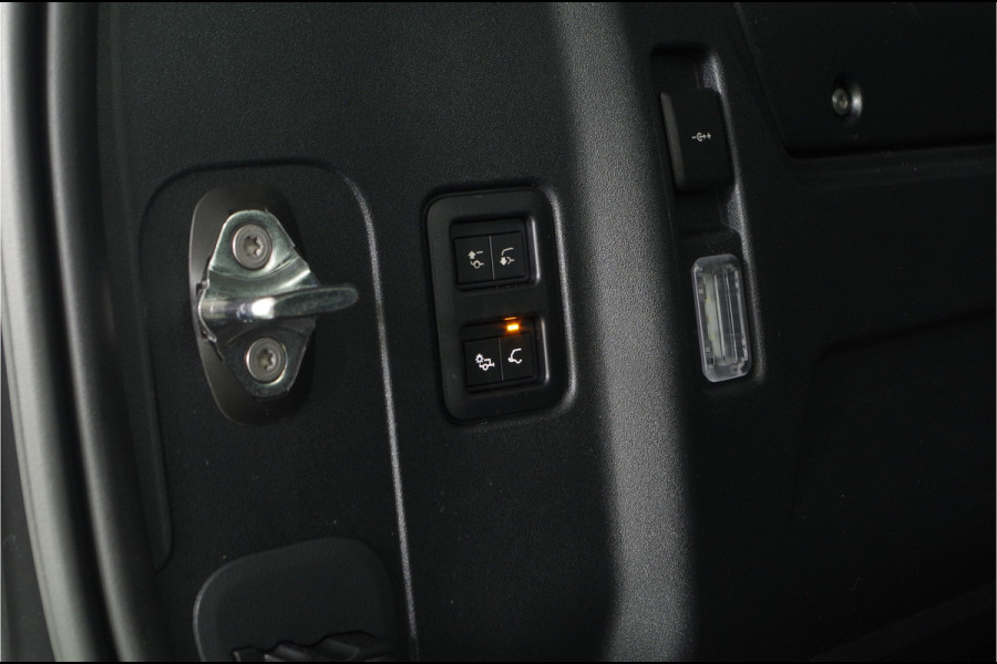 Land Rover Defender 110 2.0 P300e 110 X-Dynamic HSE > 300pk/Black pakket/Head-up/22inch/Trekhaak/Smart View...