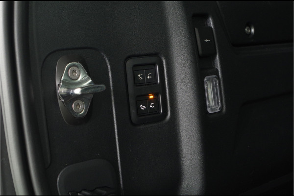 Land Rover Defender 110 2.0 P300e 110 X-Dynamic HSE > 300pk/Black pakket/Head-up/22inch/Trekhaak/Smart View...