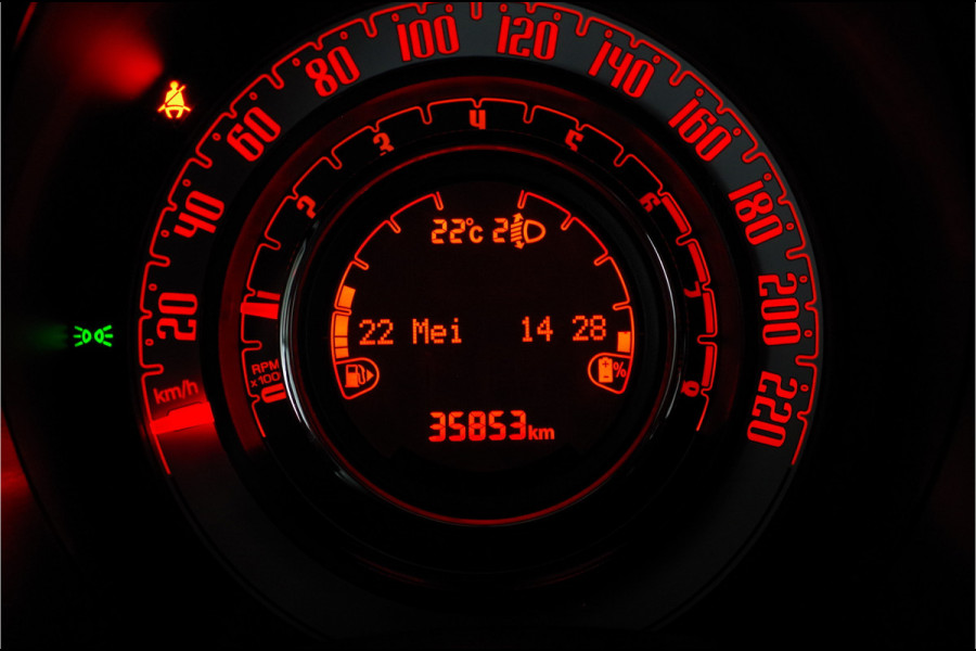 Fiat 500 1.0 Hybrid Club > Cruise control/Apple carplay/Android/Donkere hemelbekleding